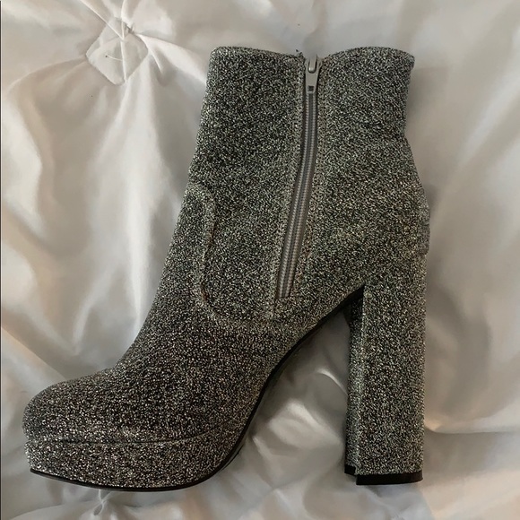 NEW Silver Ankle Boots - Picture 3 of 3